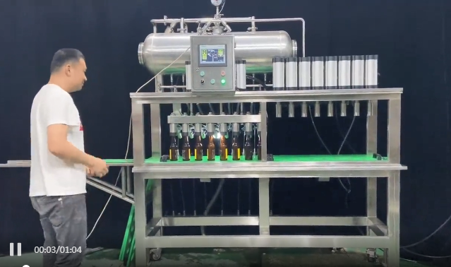 八头玻璃瓶啤酒灌装机试机！精酿啤酒灌装压盖一体机—欢迎咨询！