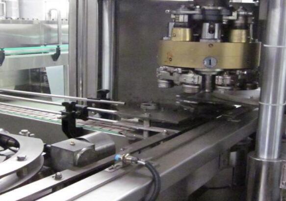 精酿啤酒设备怎么避免灌装时翻沫